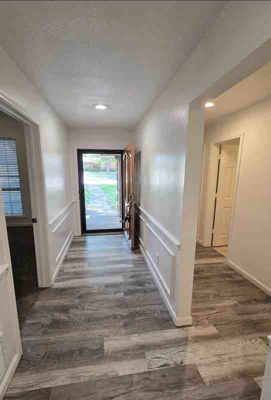 801 Summit Dr - Photo 2 of 19