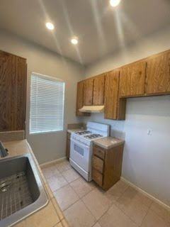 10540 Lakeside Dr N ##J - Photo 3 of 5