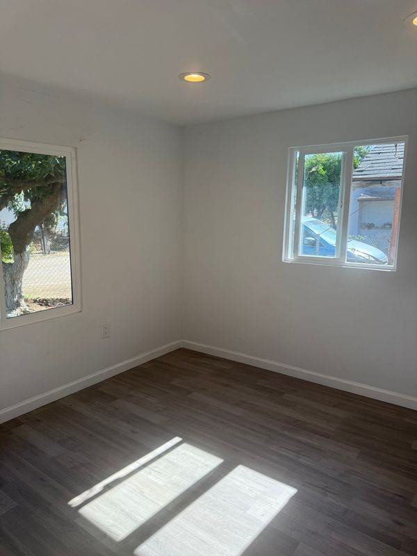 1227 Ogden St - Photo 4 of 6