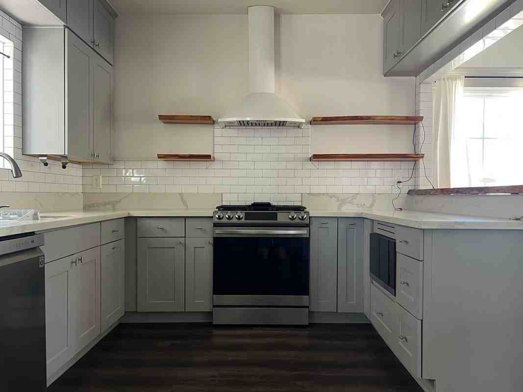 1231 W 9th St ##1 - Photo 6 of 17