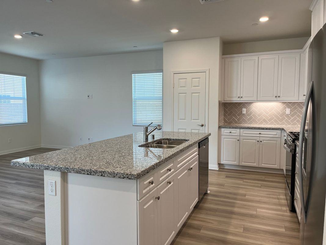 4307 S Malibu Ave - Photo 4 of 25