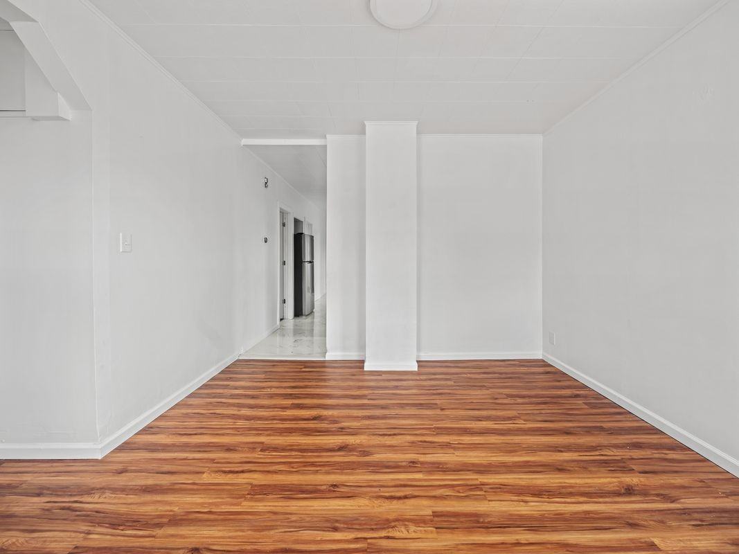 334 Redwood Ave - Photo 3 of 12