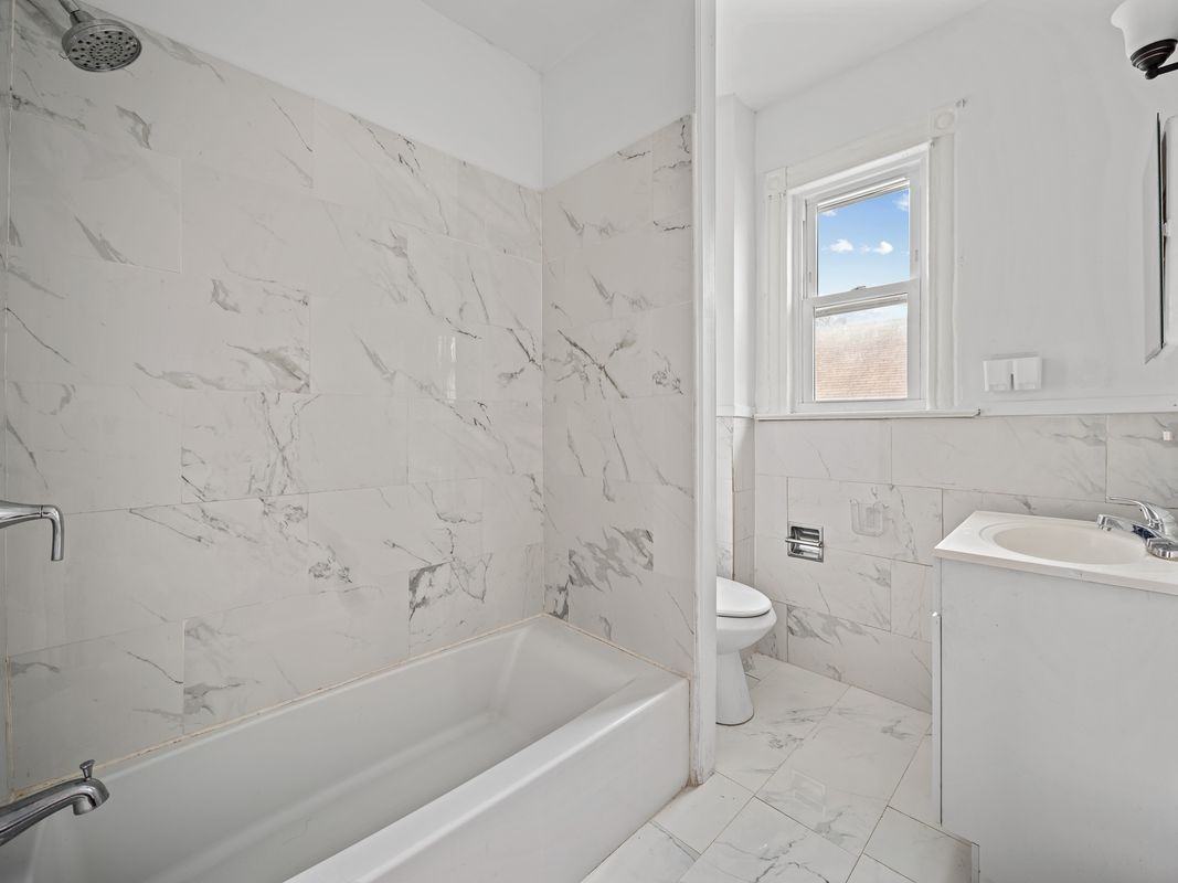 334 Redwood Ave - Photo 5 of 12