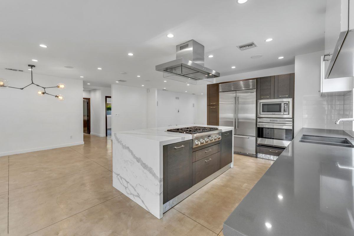 4925 Nagle Ave - Photo 7 of 50