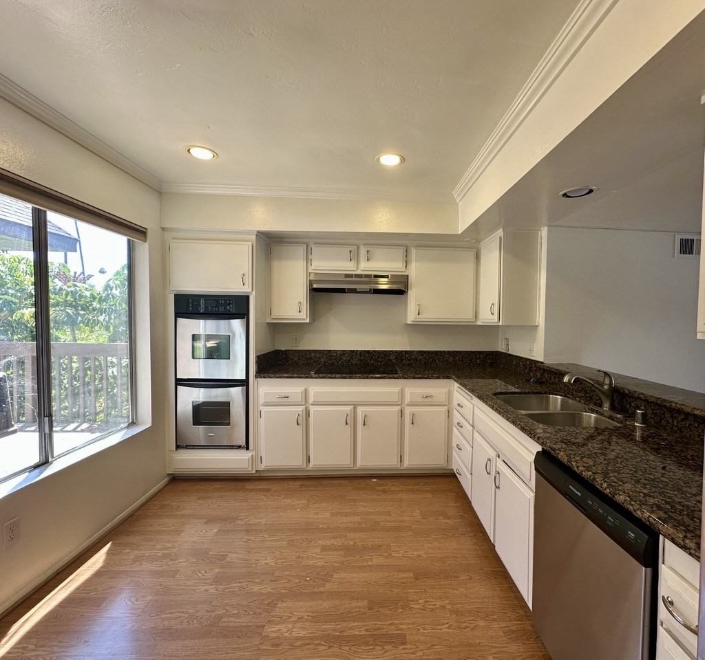 500 S Oak Knoll Ave - Photo 5 of 14