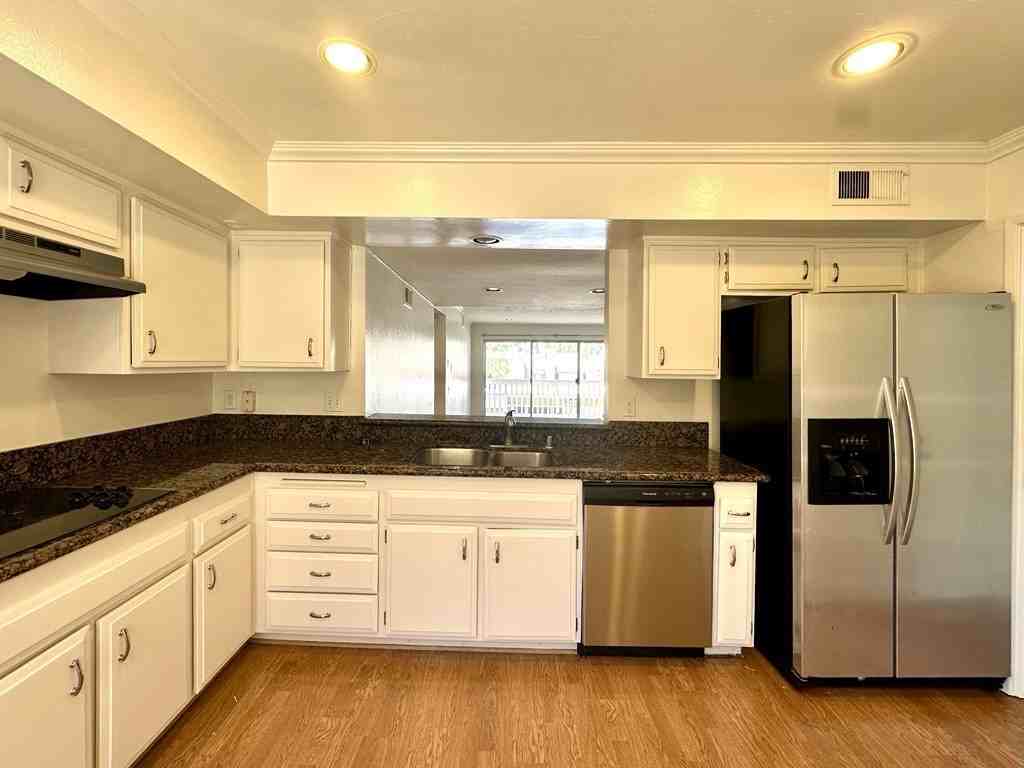 500 S Oak Knoll Ave - Photo 6 of 14