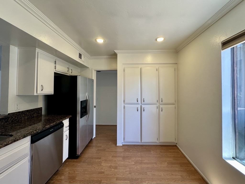 500 S Oak Knoll Ave - Photo 7 of 14