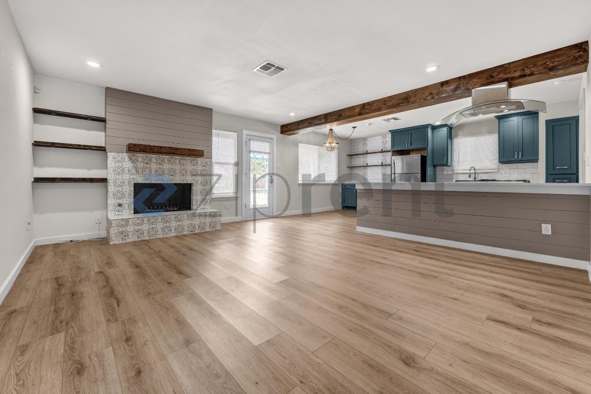 11216 Henge Dr - Photo 5 of 31