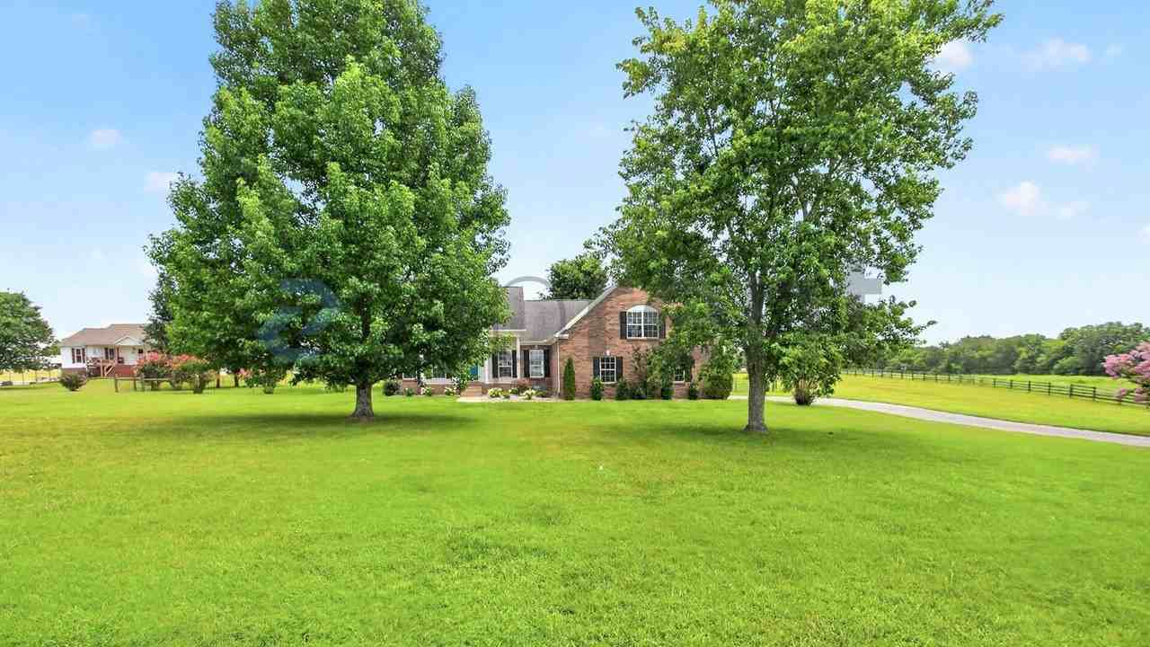 720 Rock Springs Rd - Photo 2 of 50
