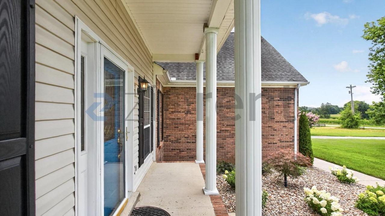 720 Rock Springs Rd - Photo 4 of 48