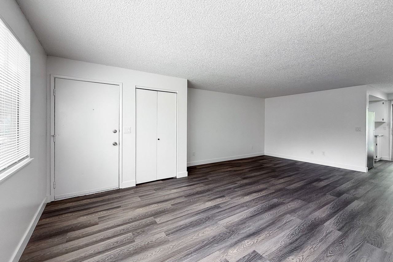 Avalon Court Apartments - Photo 2 of 6
