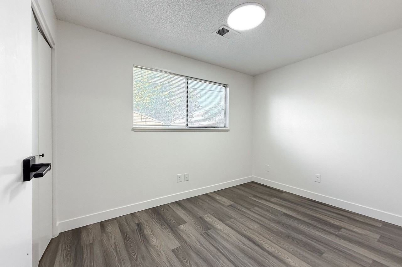Avalon Court Apartments - Photo 3 of 6