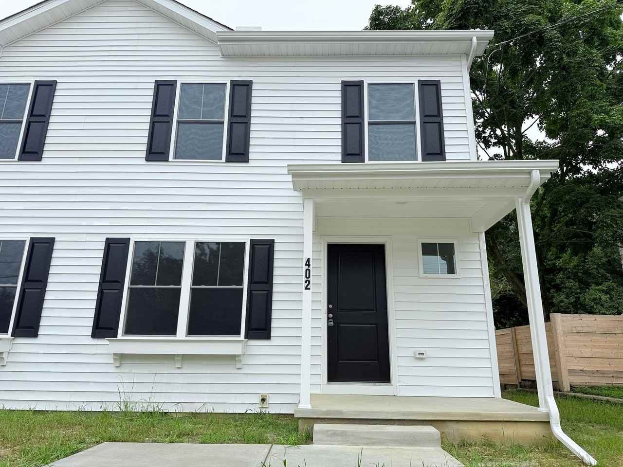 402 N Walnut St - Photo 2 of 10