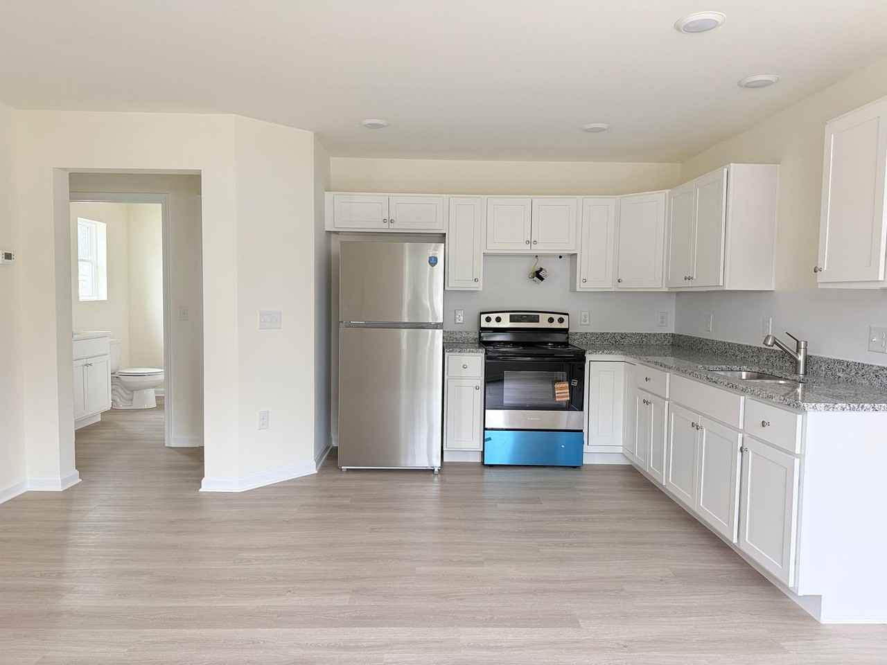 402 N Walnut St - Photo 3 of 10