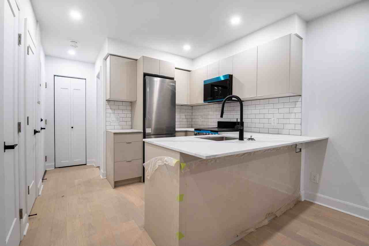 7084 Clark - Photo 3 of 27