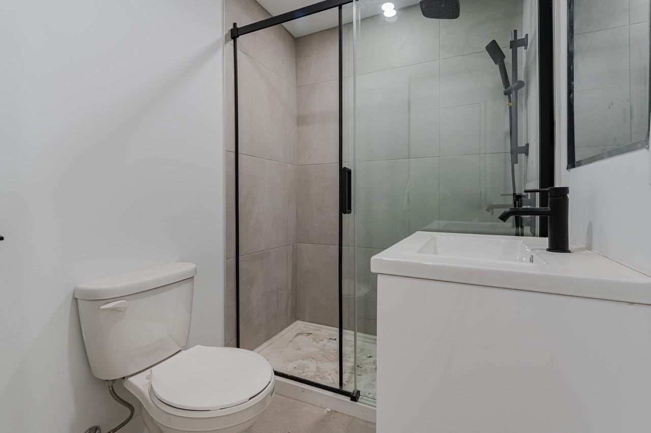 7084 Clark - Photo 6 of 27