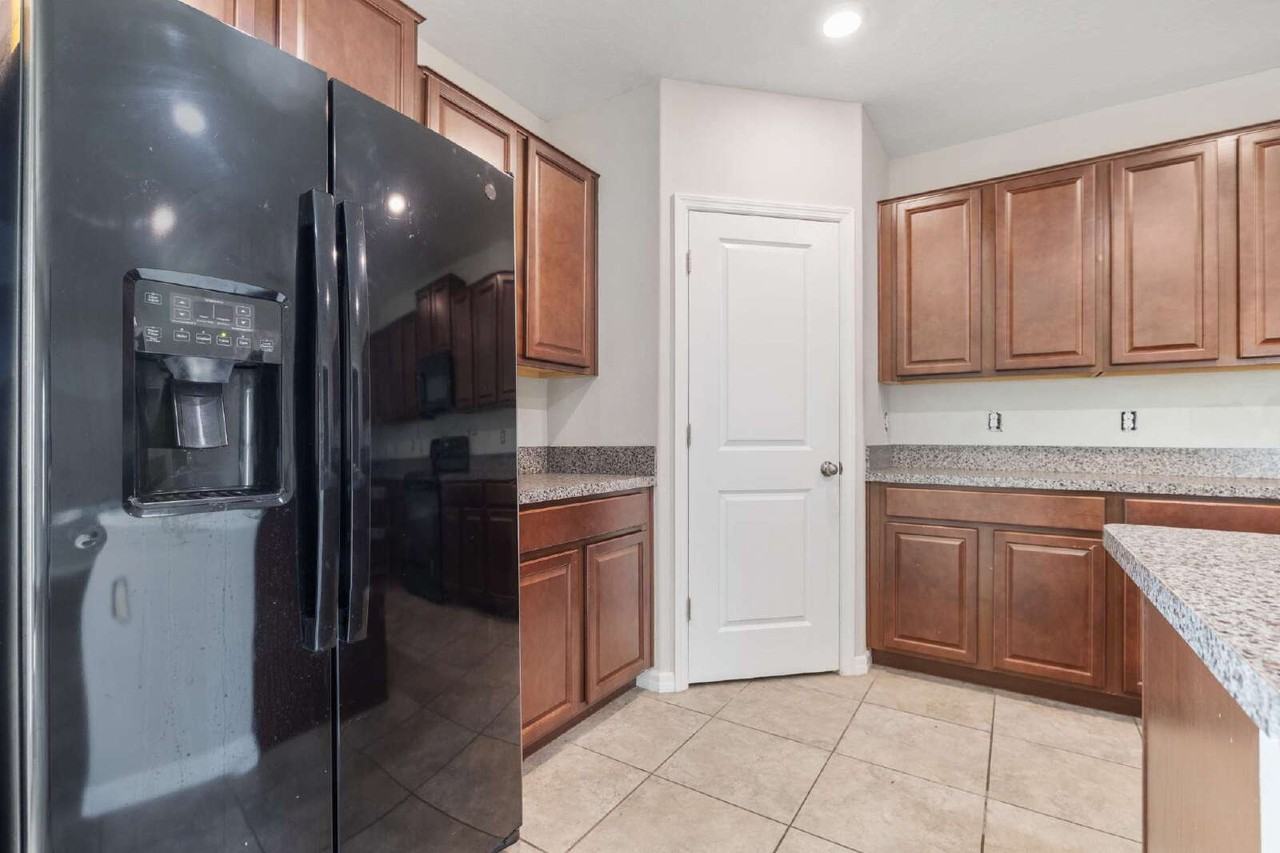 7407 Rosy Periwinkle Ct - Photo 7 of 31