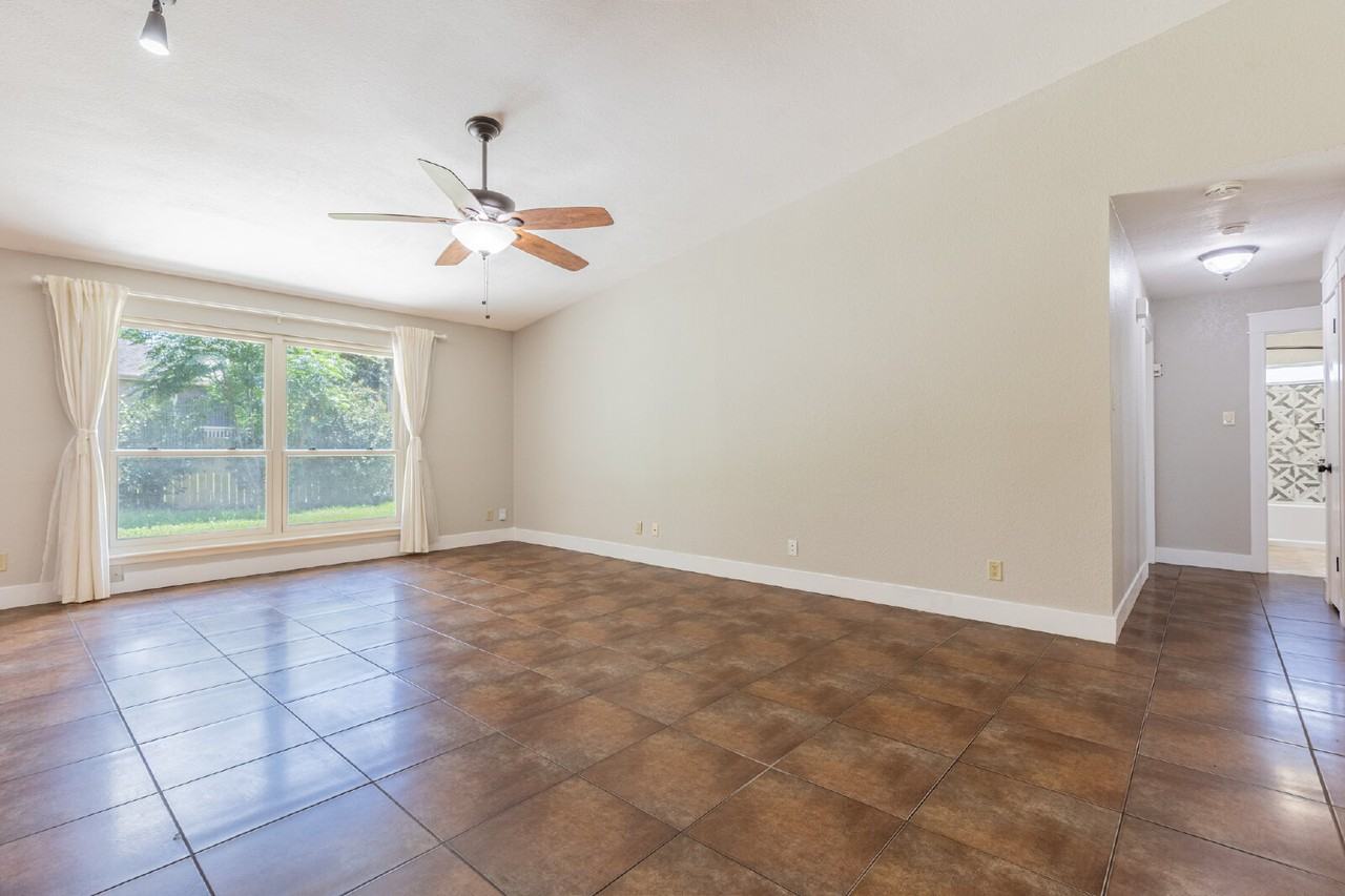 2331 Bluffridge St - Photo 4 of 40