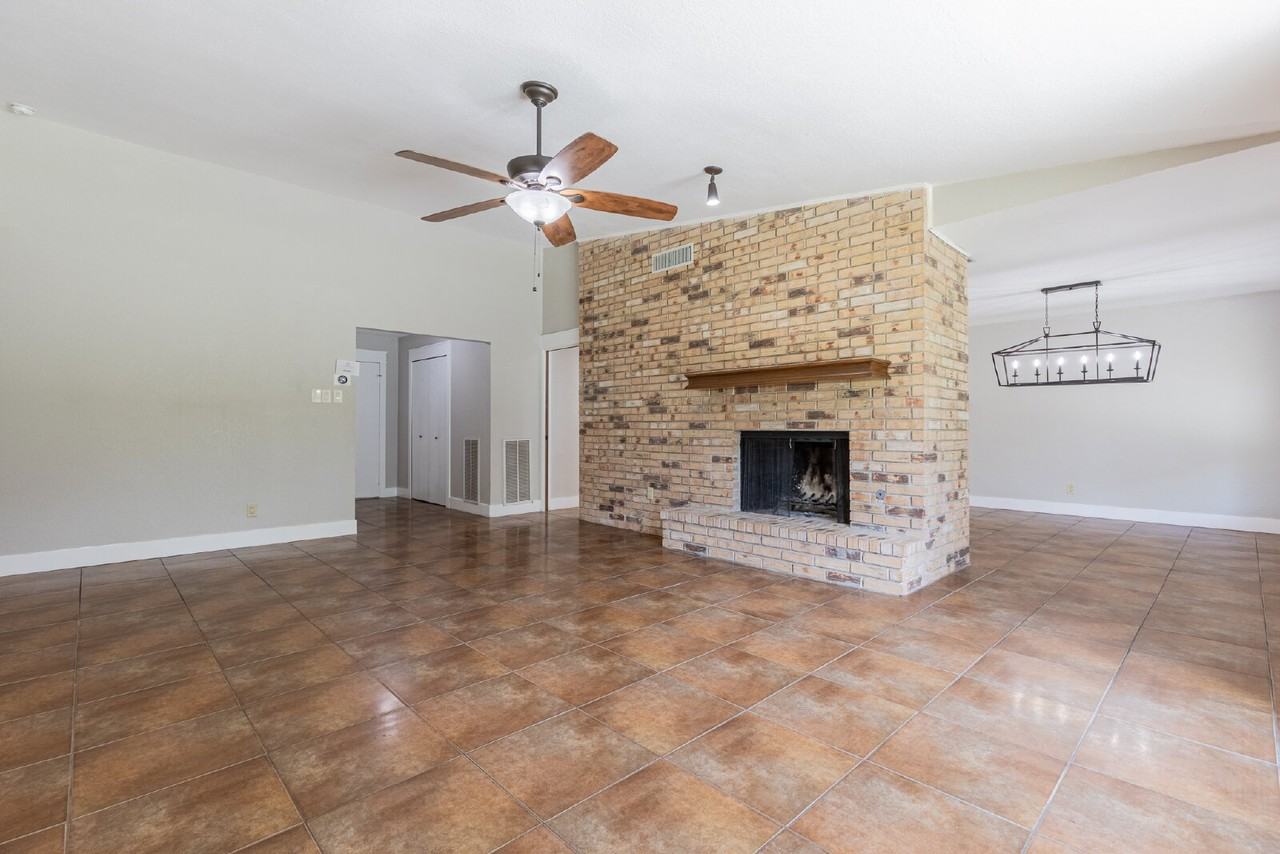 2331 Bluffridge St - Photo 6 of 40