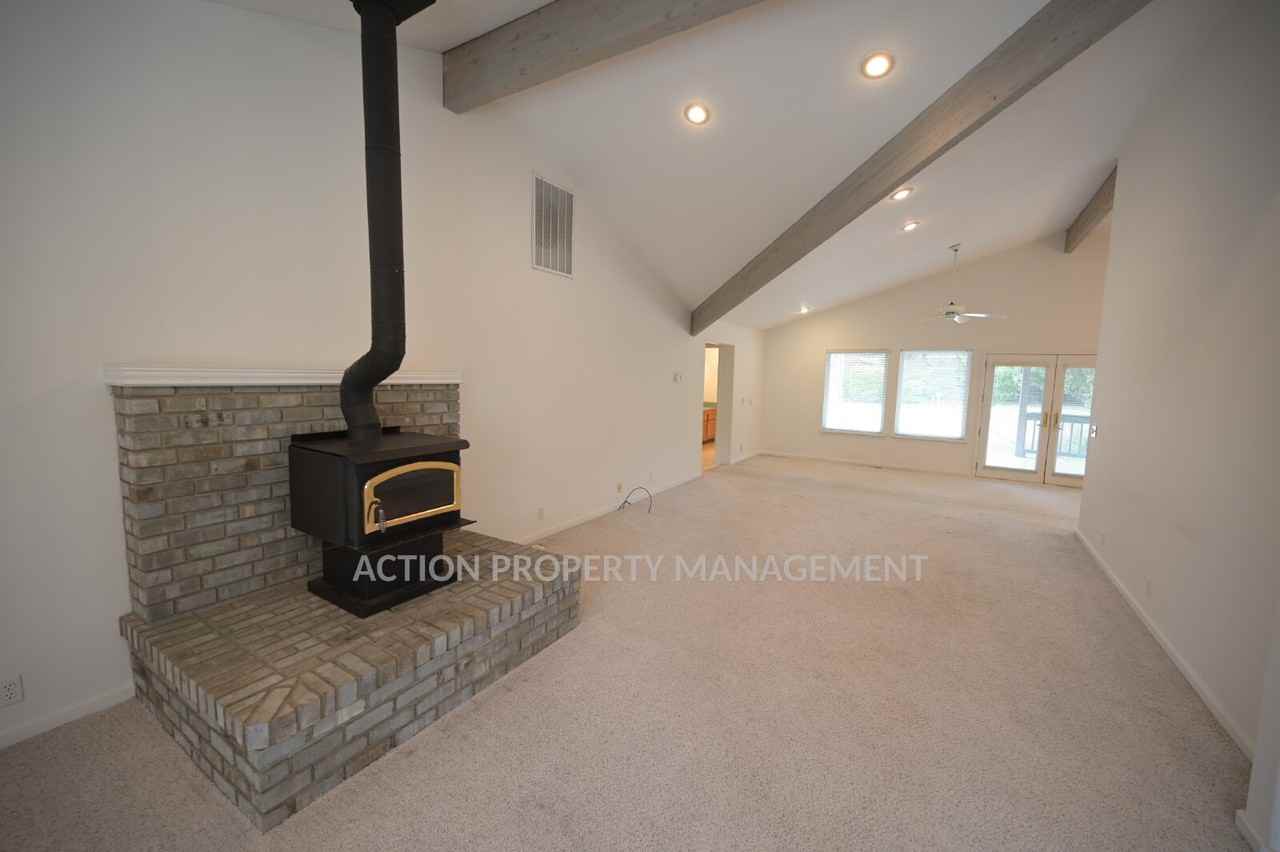 123 Beeson Rd - Photo 7 of 36
