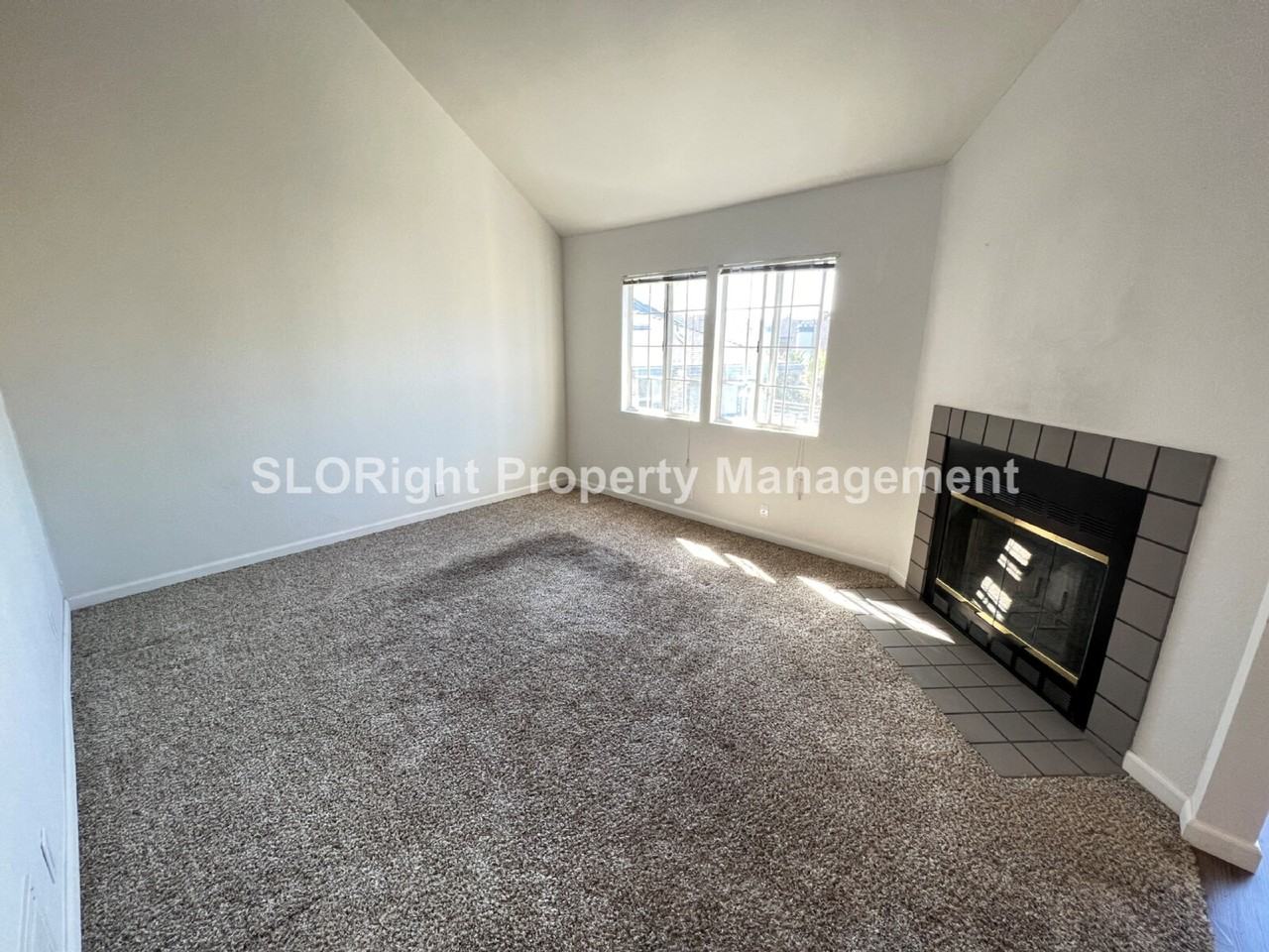 1021 Southwood Dr - Photo 3 of 20