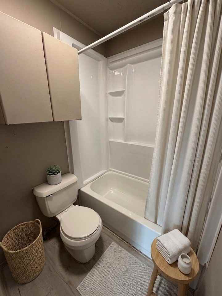 813 N University St #7 - Photo 5 of 10