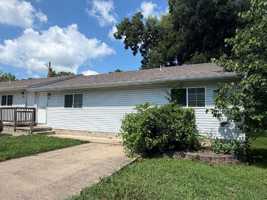 featured image of 878 Evergreen St #11