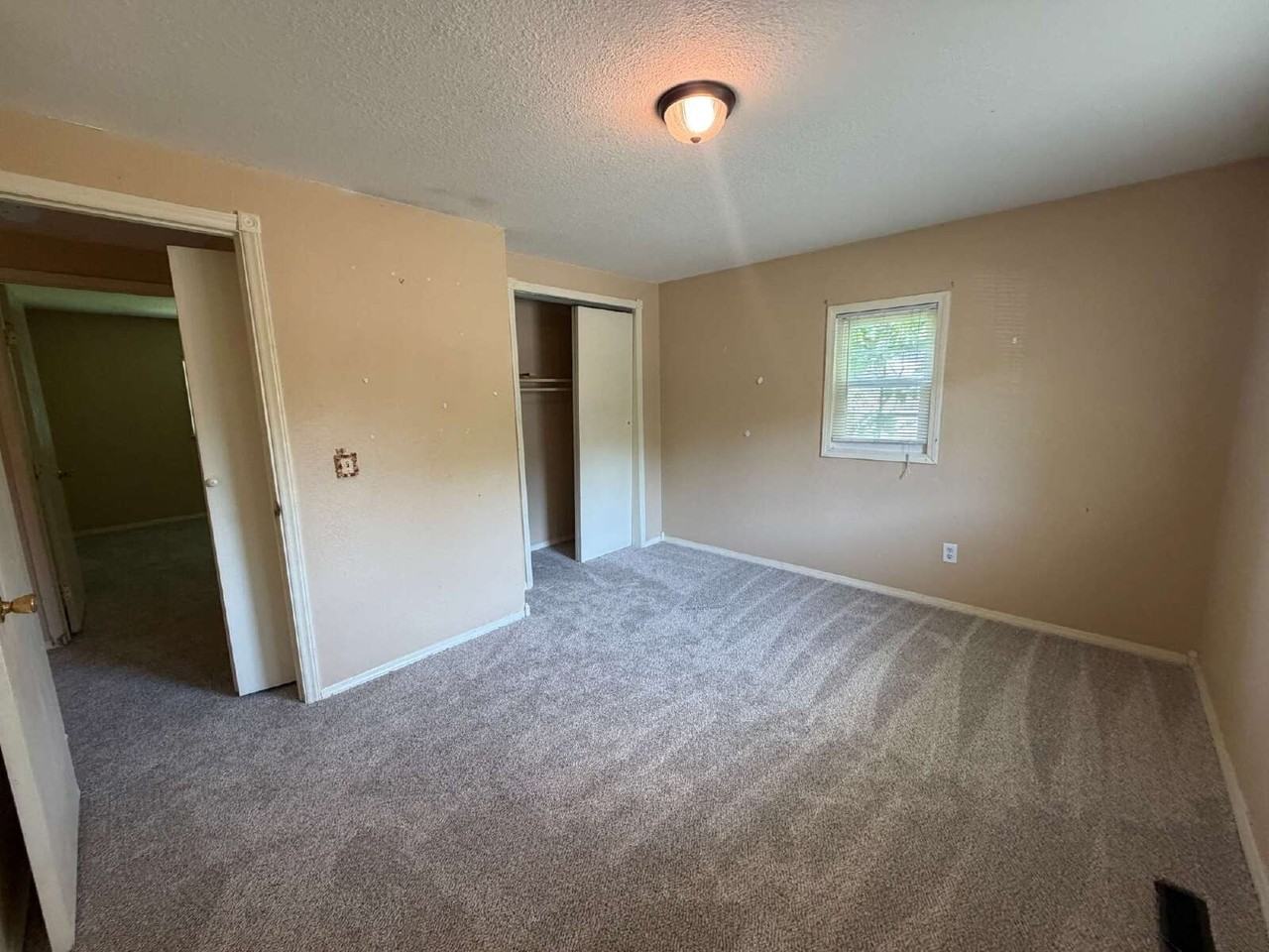878 Evergreen St #11 - Photo 5 of 11