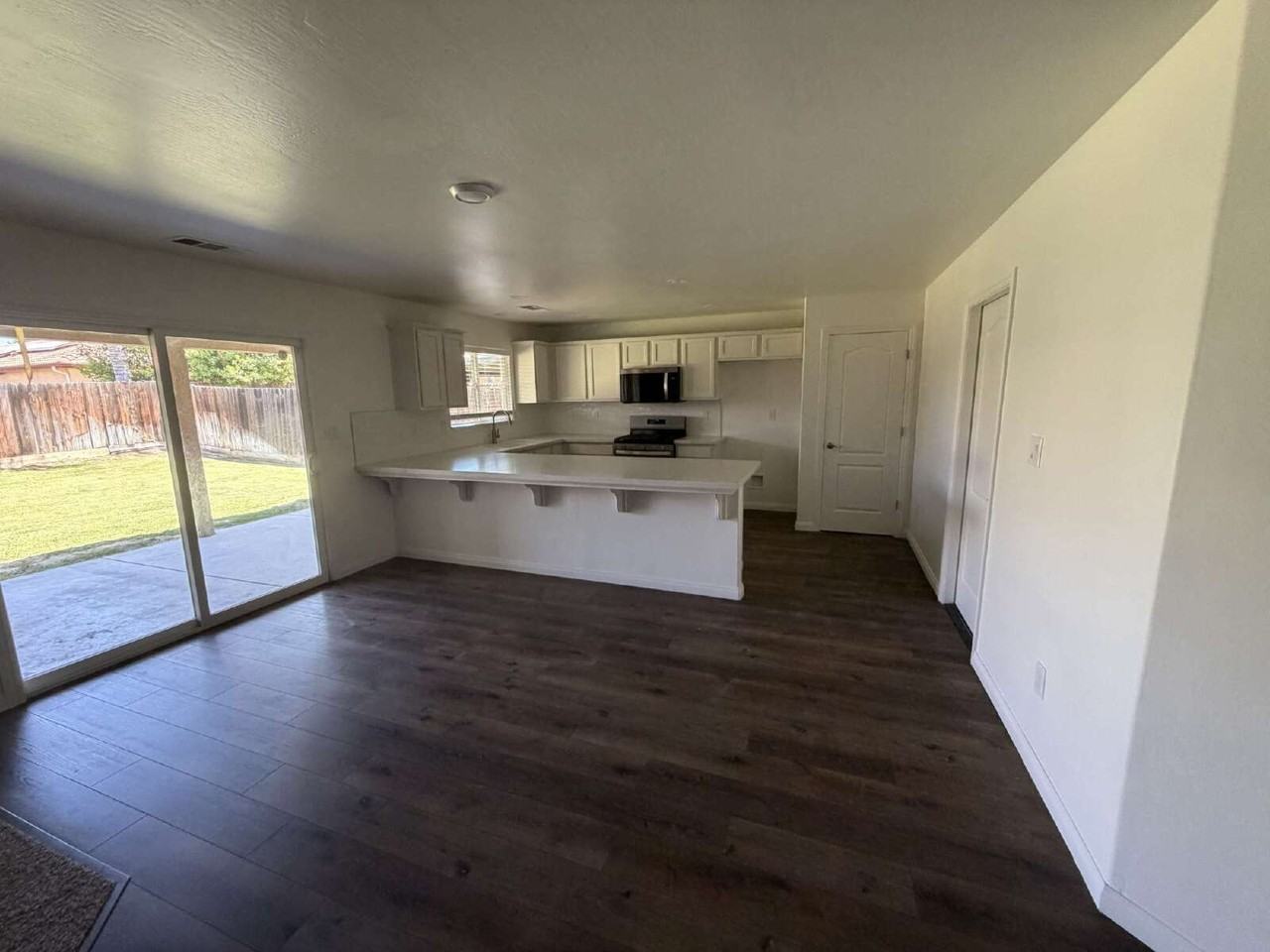 11104 Sonoma Creek Ct - Photo 4 of 9