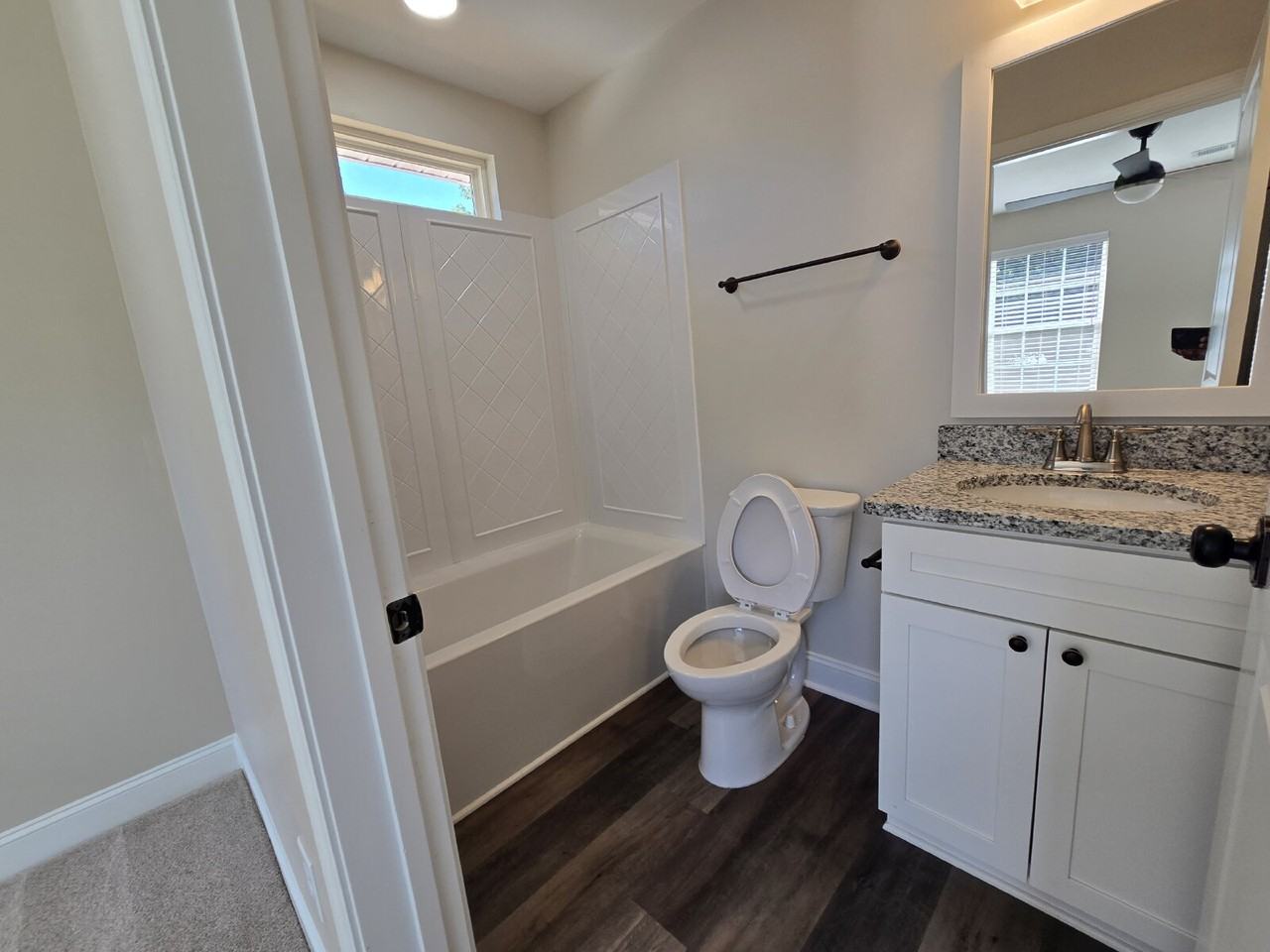 402 Giles St Unit B - Photo 3 of 50