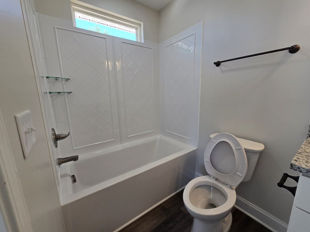402 Giles St Unit B - Photo 4 of 50