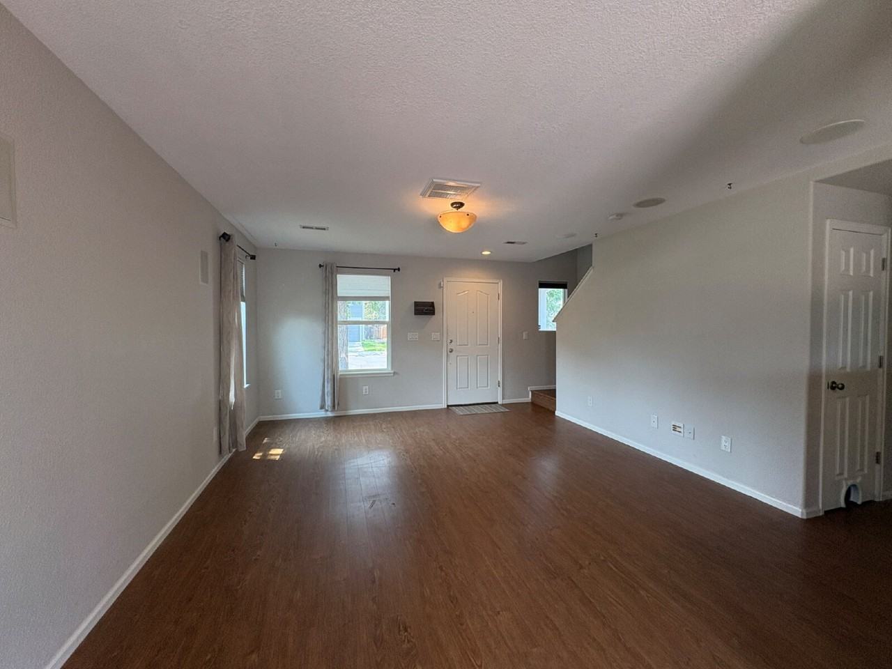 10652 Forester Pl - Photo 5 of 20