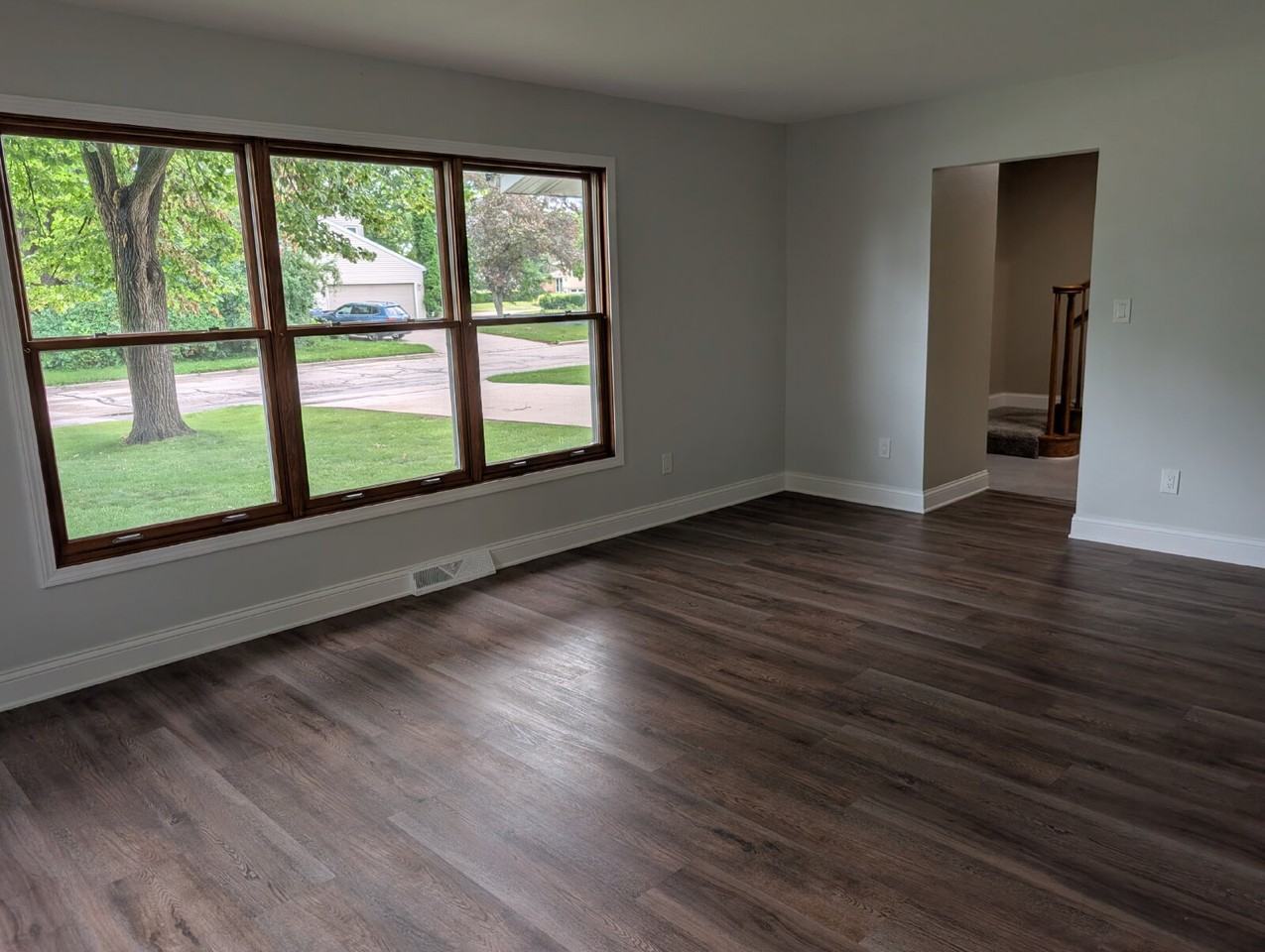 1311 Whittier Dr - Photo 3 of 47