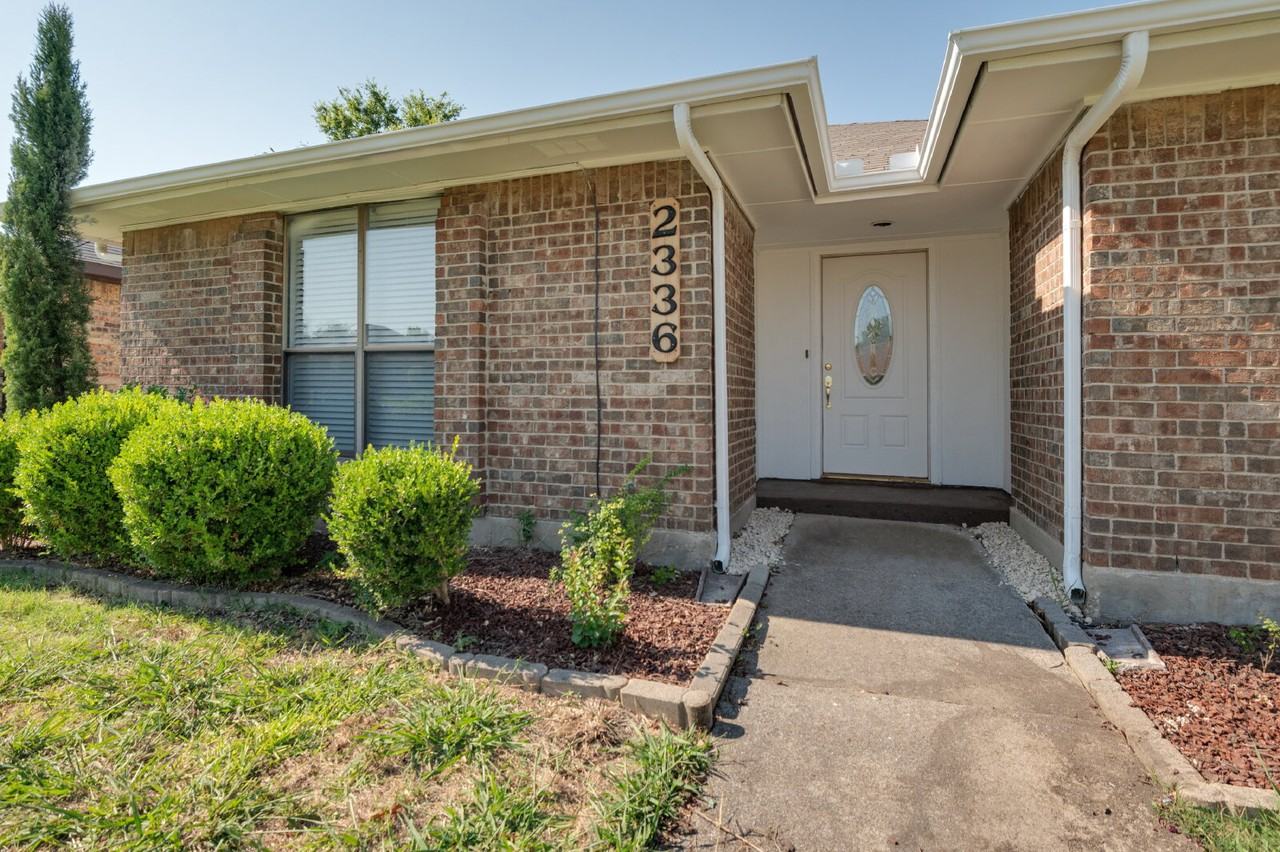 2336 Ridgestone Dr - Photo 2 of 25