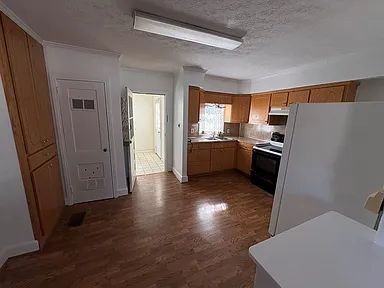 2534 Cole Dr - Photo 2 of 15