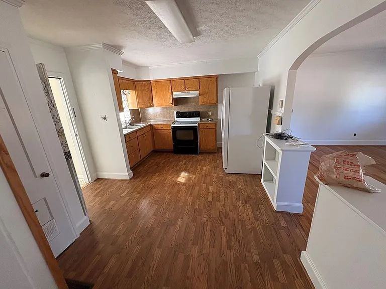 2534 Cole Dr - Photo 3 of 15