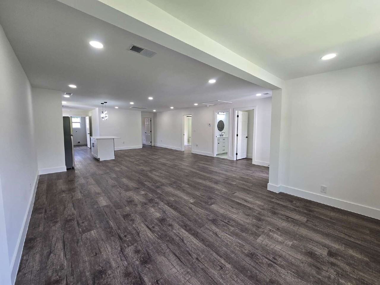 353 Hickory Hts - Photo 4 of 16