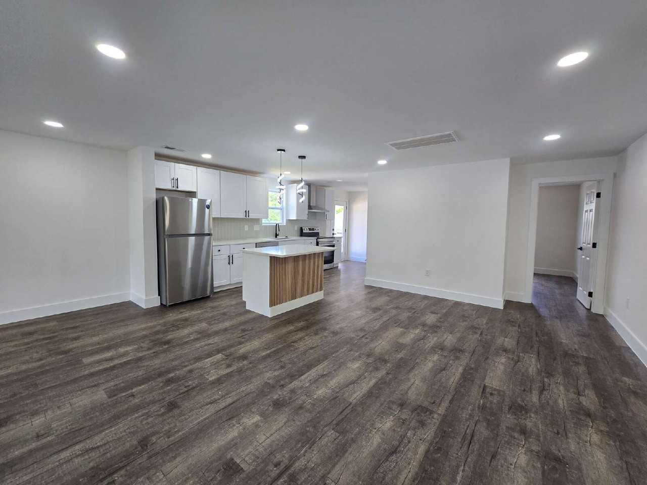 353 Hickory Hts - Photo 5 of 16