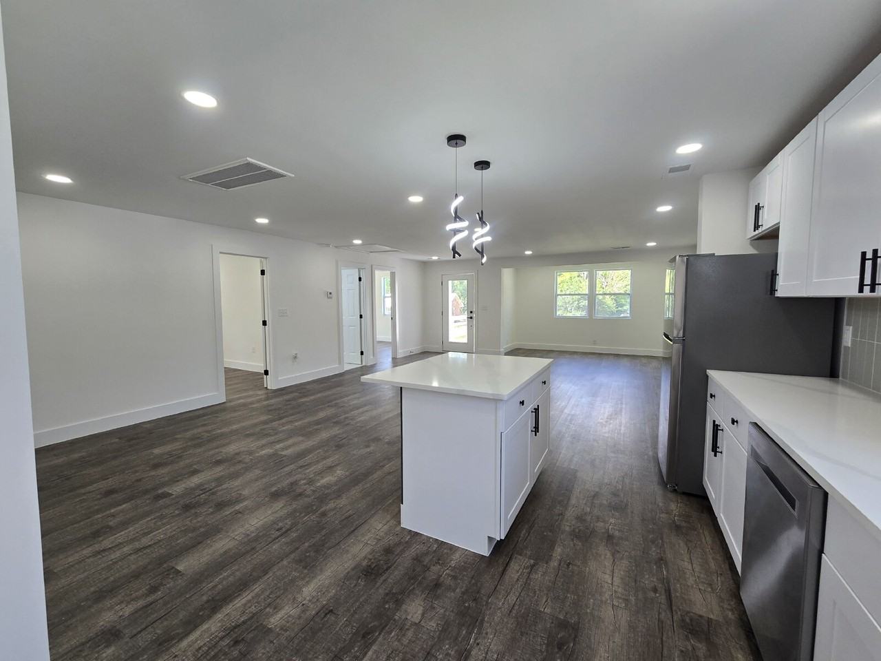 353 Hickory Hts - Photo 7 of 16