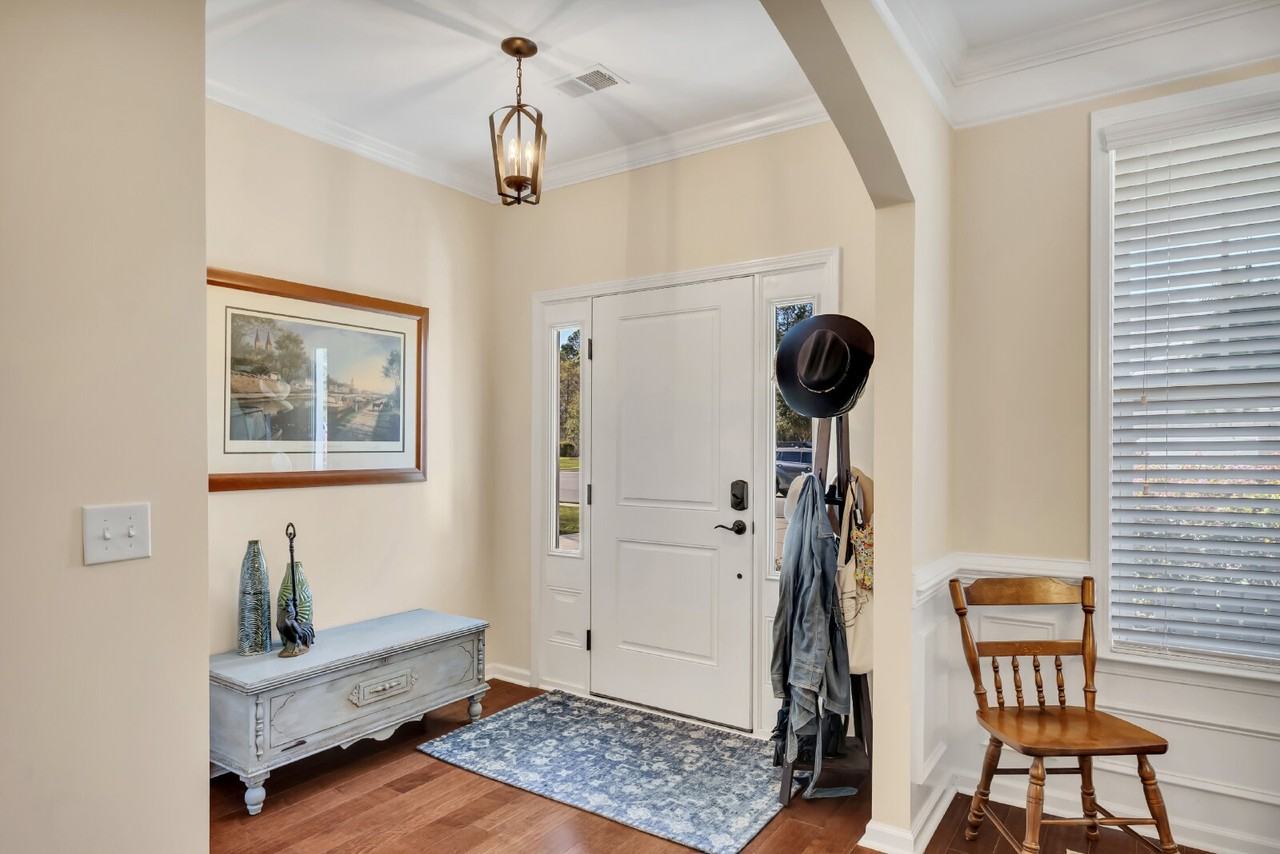 111 Martello Rd - Photo 4 of 50