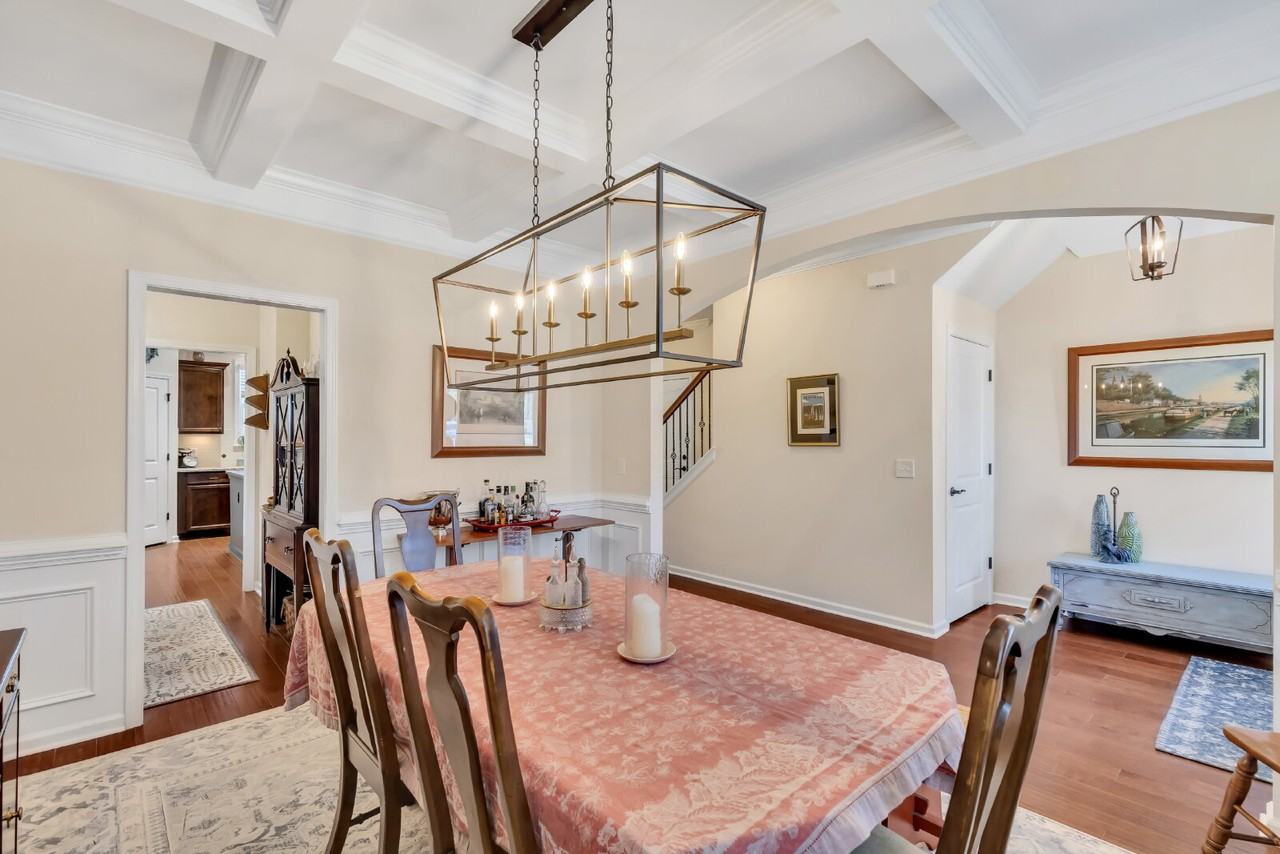 111 Martello Rd - Photo 6 of 50