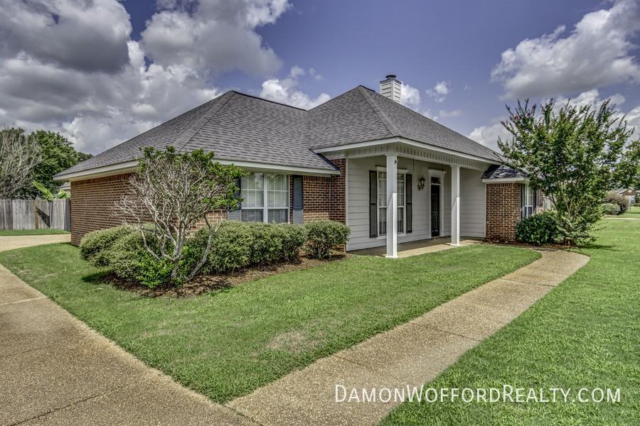 131 Hunters Row - Photo 3 of 50