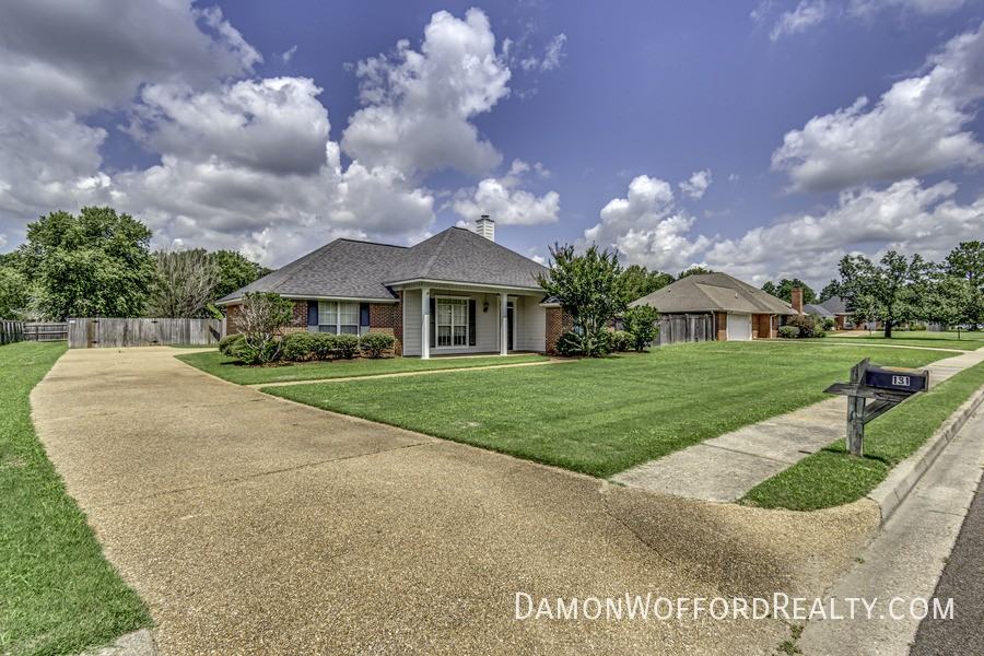 131 Hunters Row - Photo 4 of 50