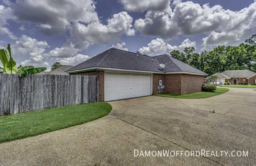 131 Hunters Row - Photo 5 of 50