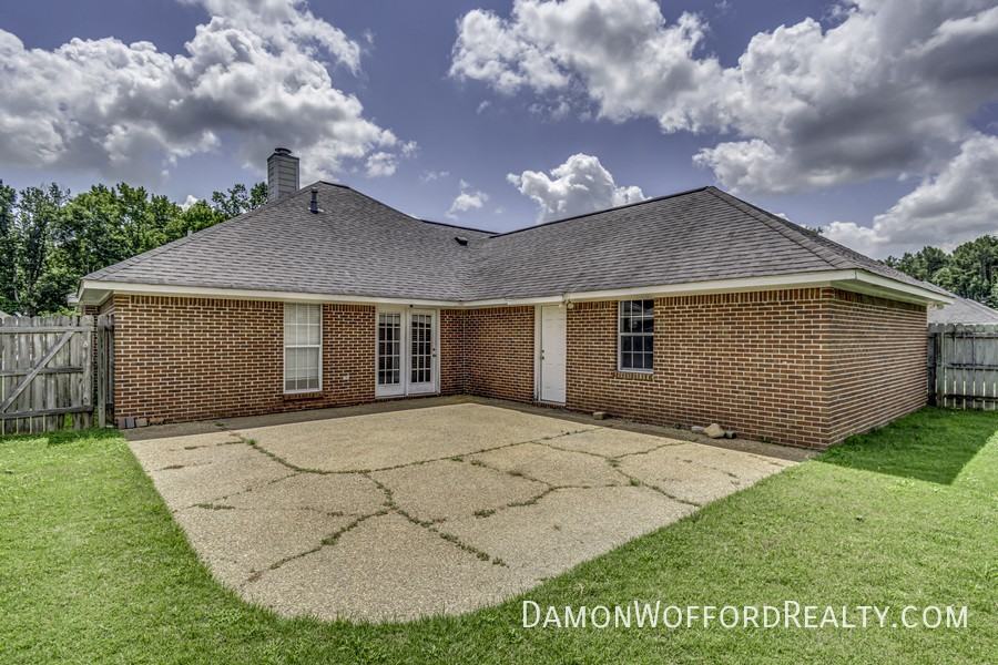 131 Hunters Row - Photo 7 of 50