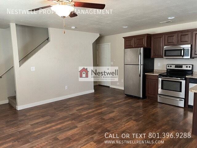 284 N 725 E - Photo 2 of 21