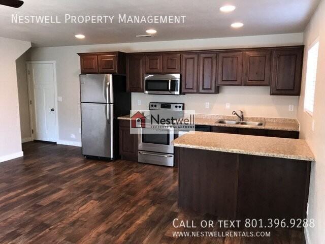 284 N 725 E - Photo 3 of 21