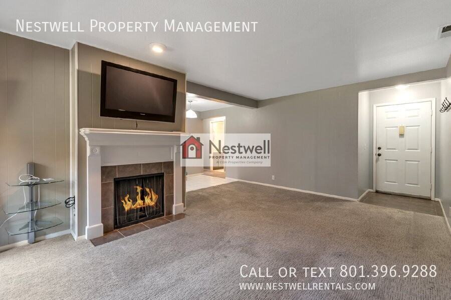 2422 S Elizabeth St #2 - Photo 4 of 17