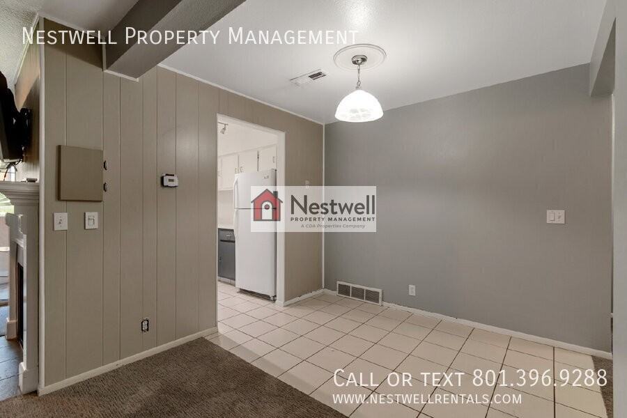 2422 S Elizabeth St #2 - Photo 5 of 17