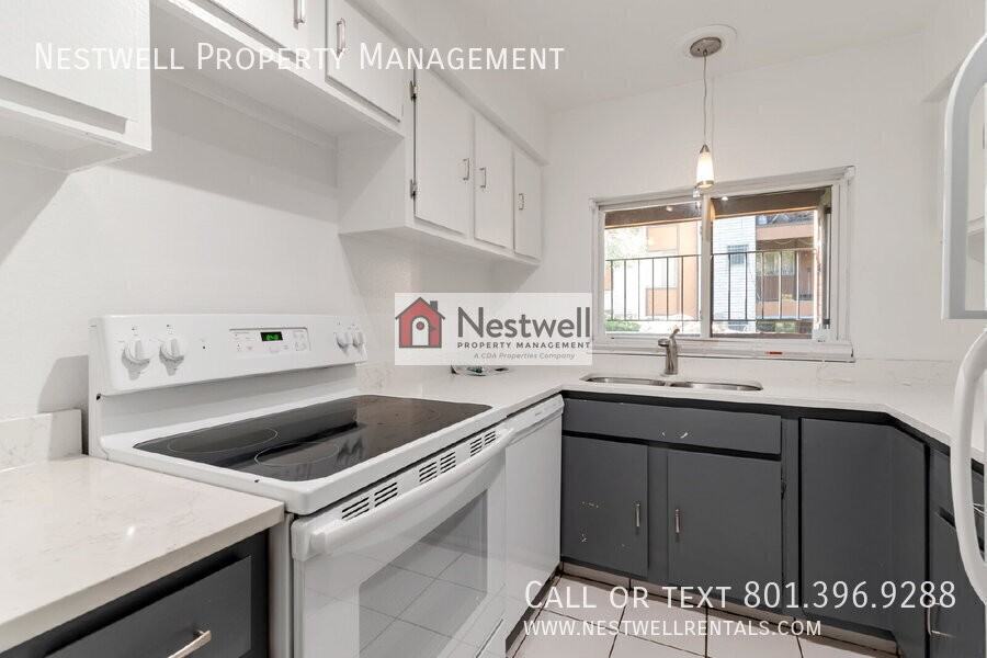 2422 S Elizabeth St #2 - Photo 6 of 17